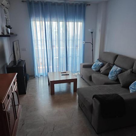 Central 2-Bed Apartment In Estepona Port Экстерьер фото