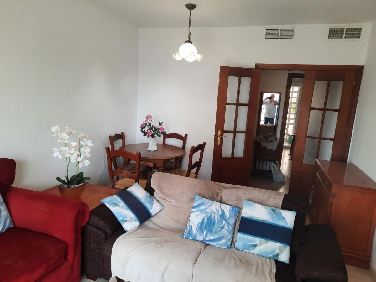 Central 2-Bed Apartment In Estepona Port Экстерьер фото