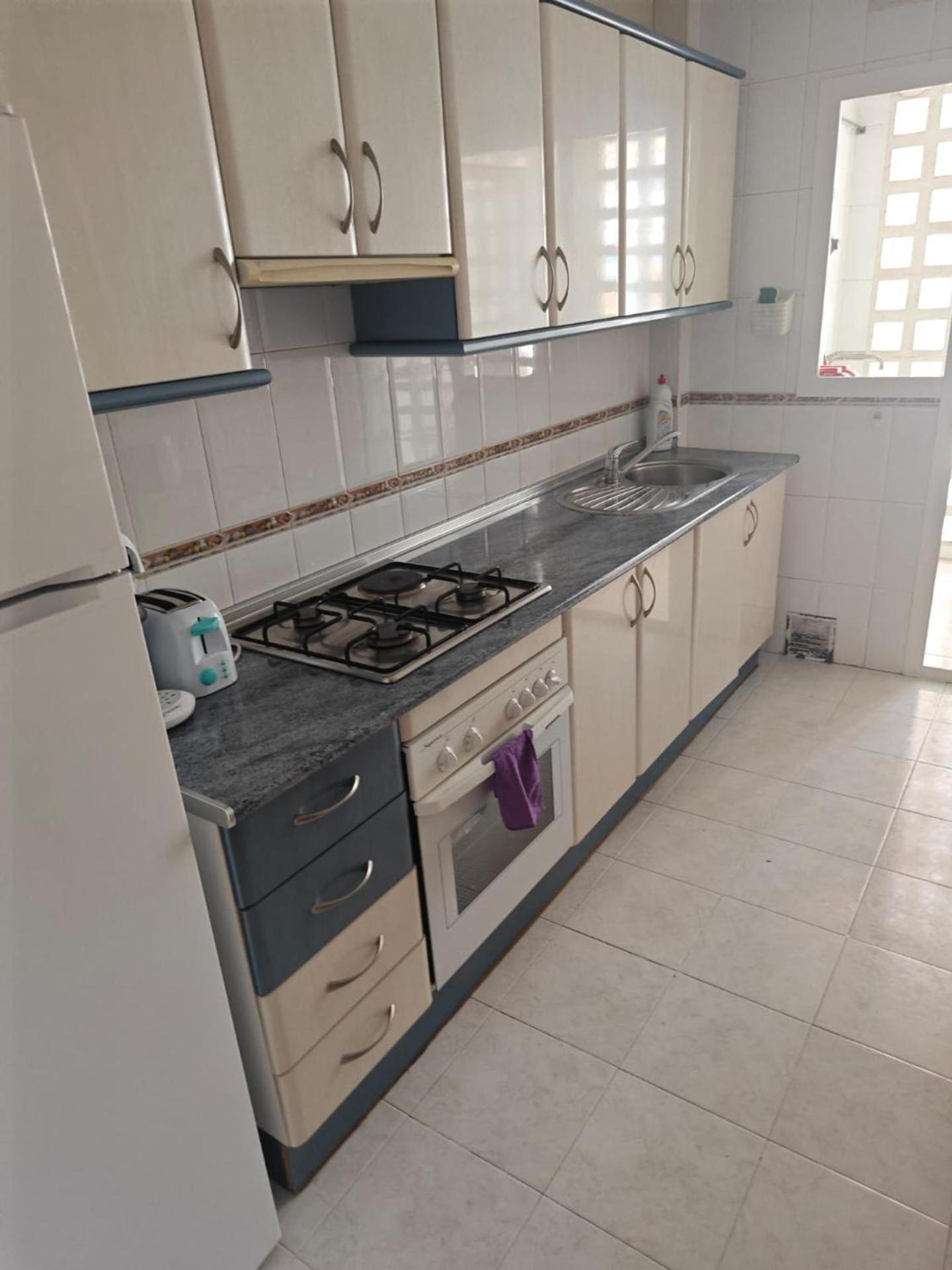 Central 2-Bed Apartment In Estepona Port Экстерьер фото
